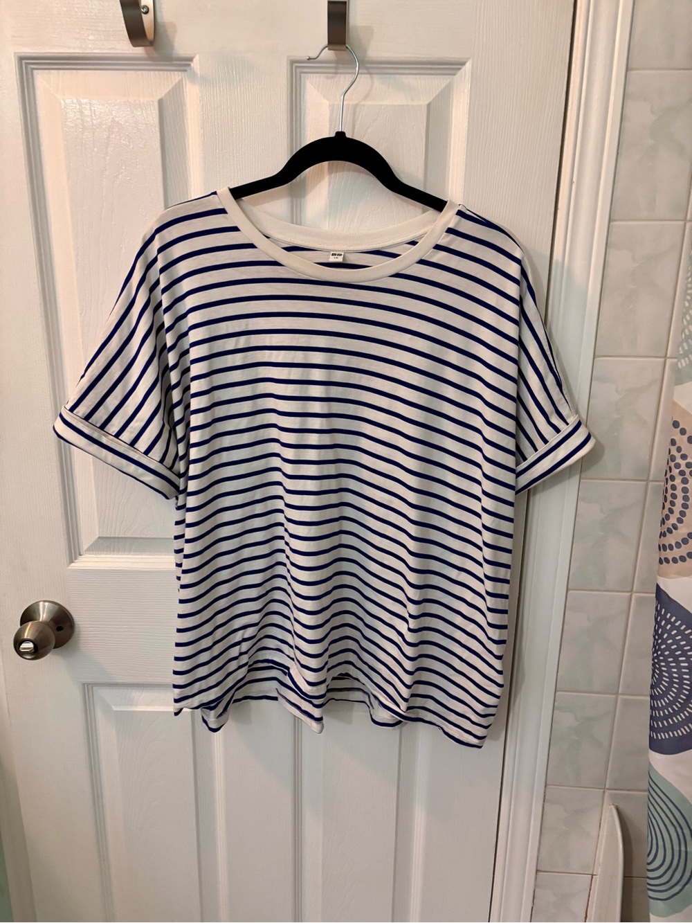 Uniqlo Oversized White and Blue Striped Short Sleeve Tee
